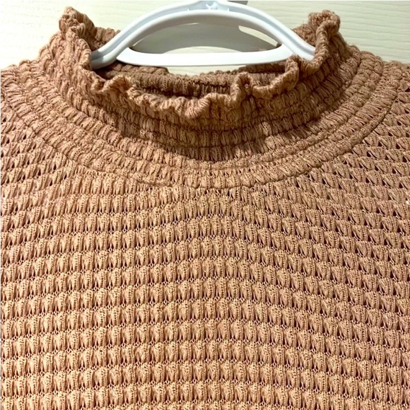 HIGH NECK RUFFLE TOP - Picture 2 of 4